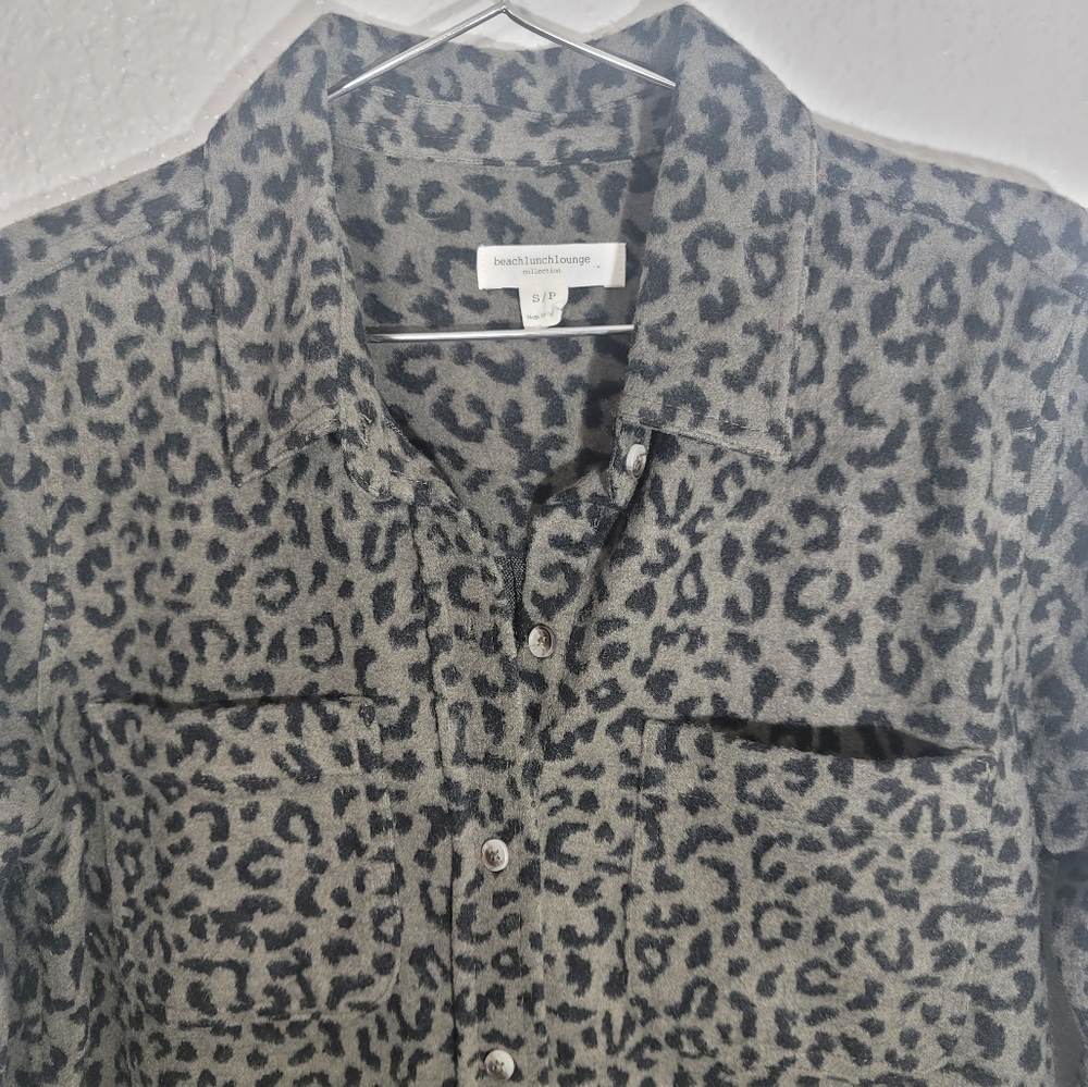Cheetah Printed Flannel Shacket - Picture 2 of 3